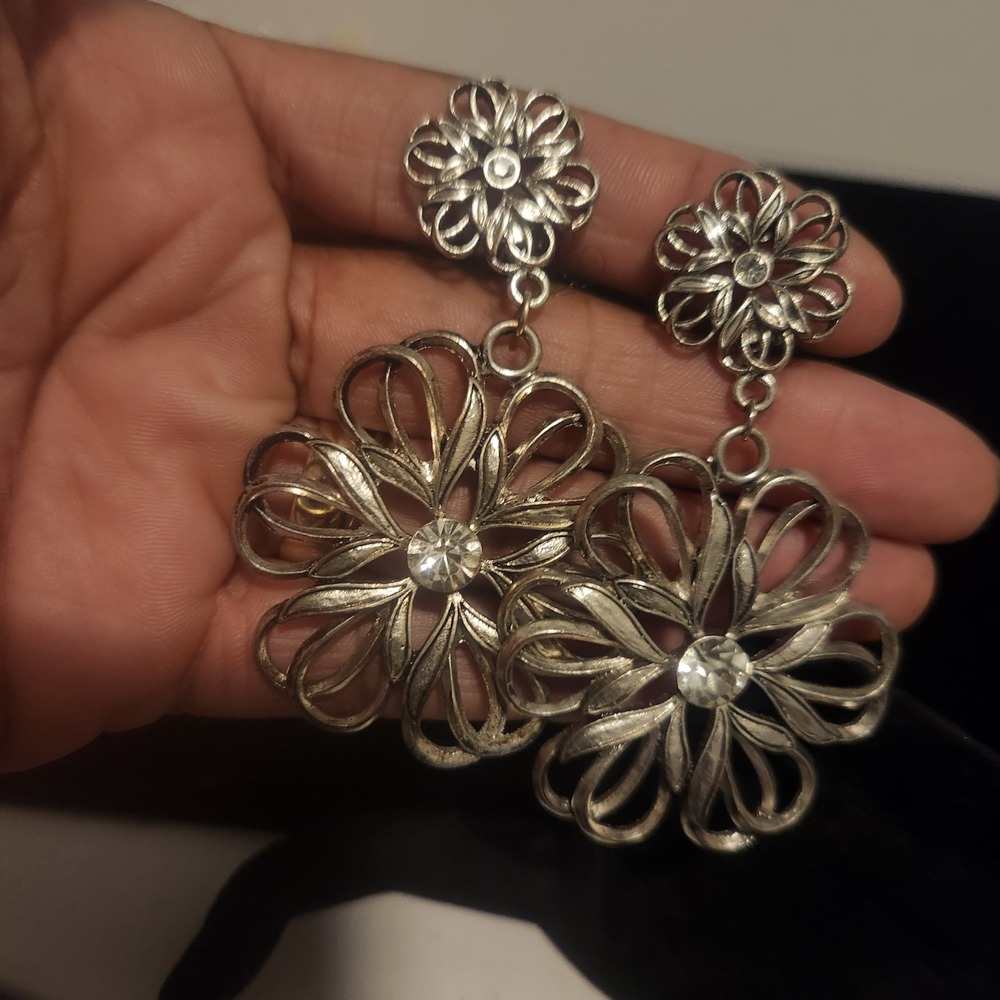 Vintage Silver Tone Tiered Floral Rhinestone Clip On Drop Statement Earrings‎